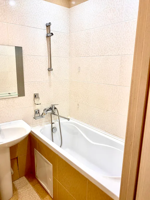 Однокомнатная квартира! Рядом с Александровским парком!