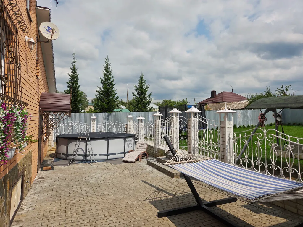 Просторный комфортабельный коттедж в центре города с банным чаном