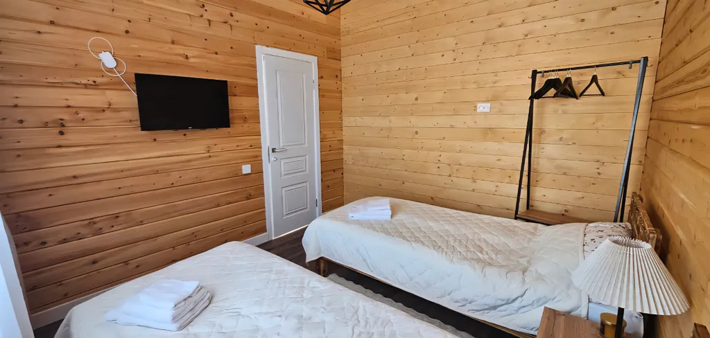 Уютный дом из кедрового бруса с видом на горы