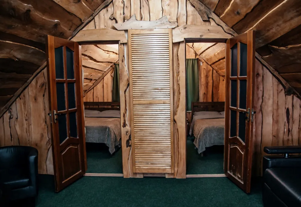 Дом с баней на берегу реки