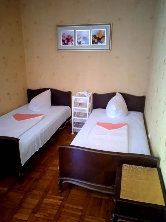 Квартира Уютная комната на двоих - центр города, море рядом — Ялта