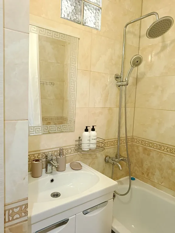 Двушка рядом с тц ярмарка и вокзалом