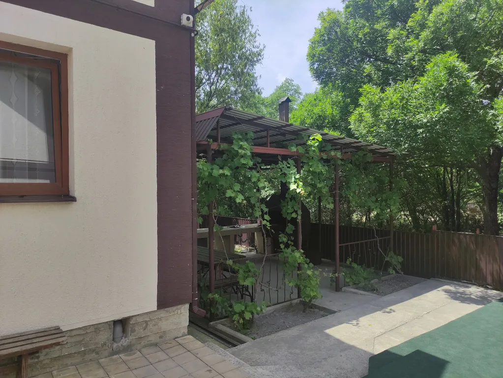 Коттедж Дом для отдыха б — Виноградное