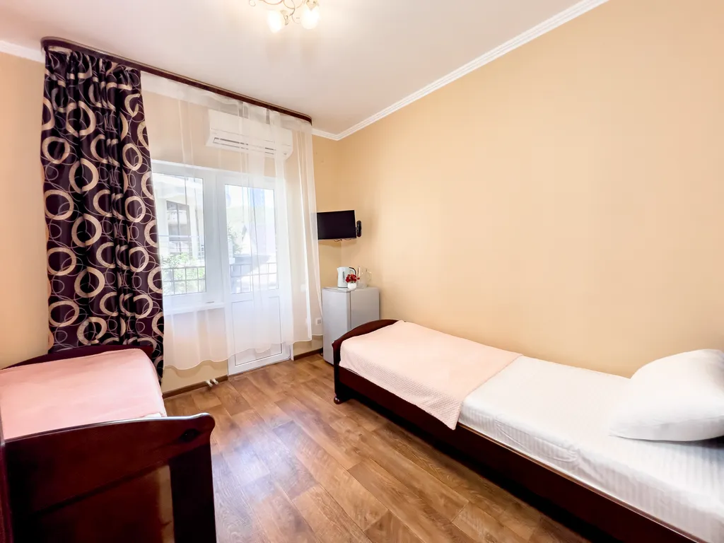 Квартира Стандарт 2-х местный с 2 кроватями и балконом — аренда посуточно в Вардане