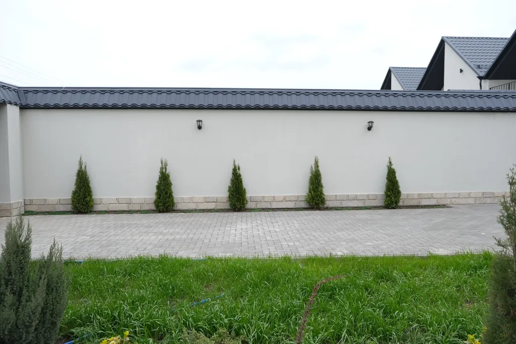 Современный дом у моря