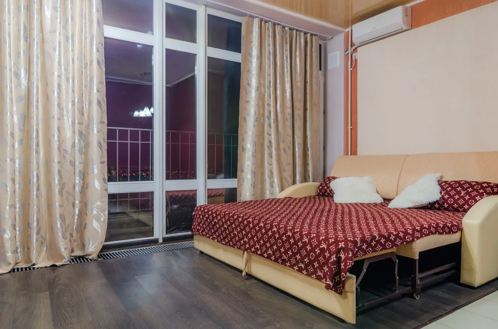 Квартира с панорамными окнами во всю стену с видом на город в Центре — аренда посуточно в Пенза