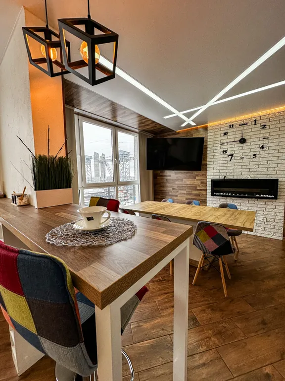 Geometry - просторная квартира с панорамным видом на реку в центре