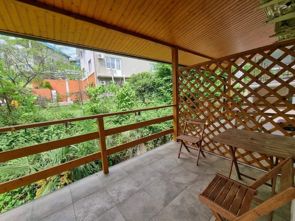 Квартира Уютная комфортная 2х + 2 доп. Местная комната с большим балконом — Лазаревское