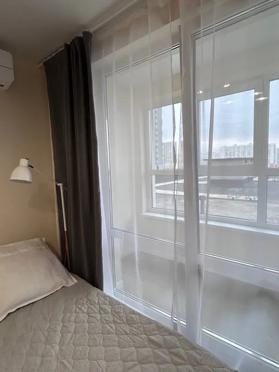 Южный персик с балконом