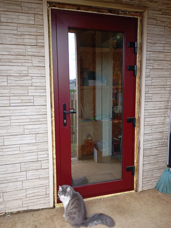 Комната с балконом в мансарде частного дома