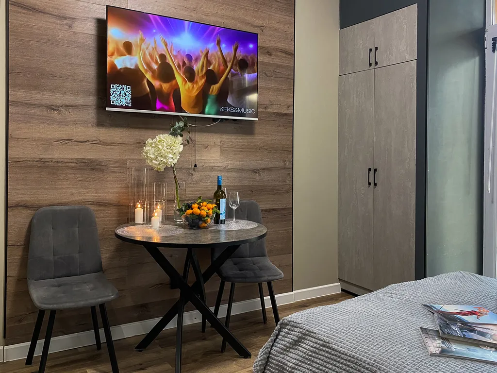 Дизайнерская студия с верандой