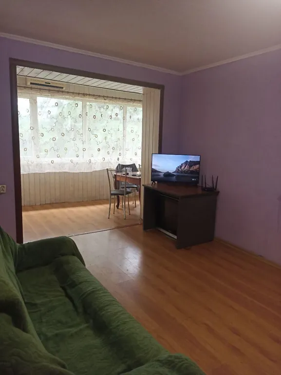 Двухкомнатный квартира с лоджией в тихом уютном районе