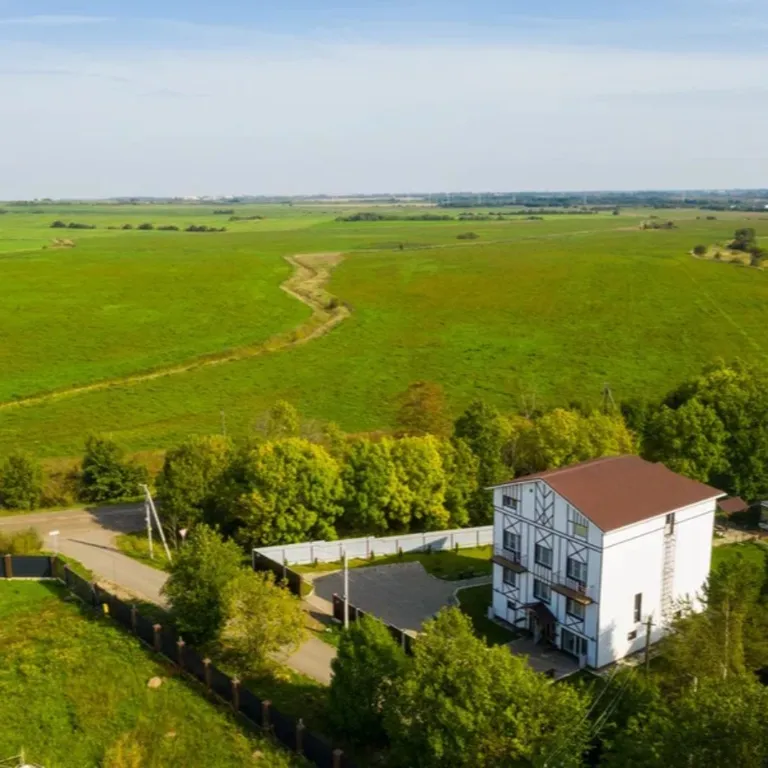 8-комнатный Дом