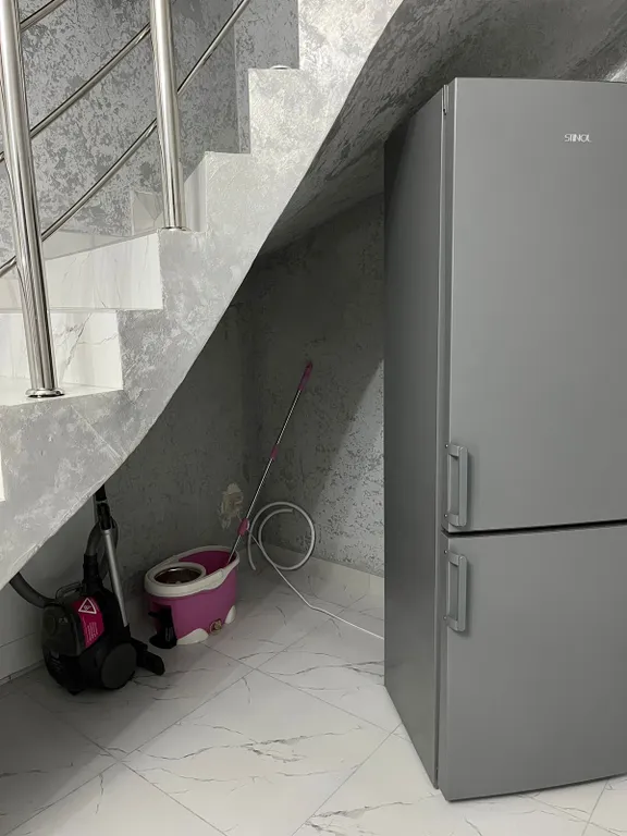 2-х этажный коттедж с бассейном на берегу