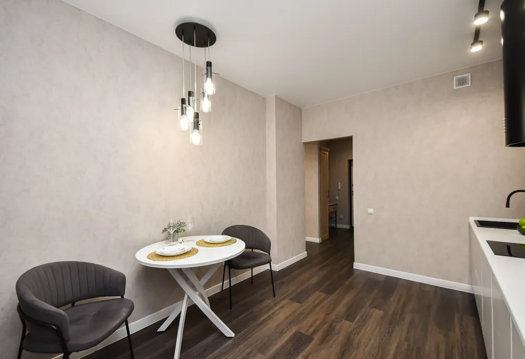 Комфортная современная квартира в центре Взлетки