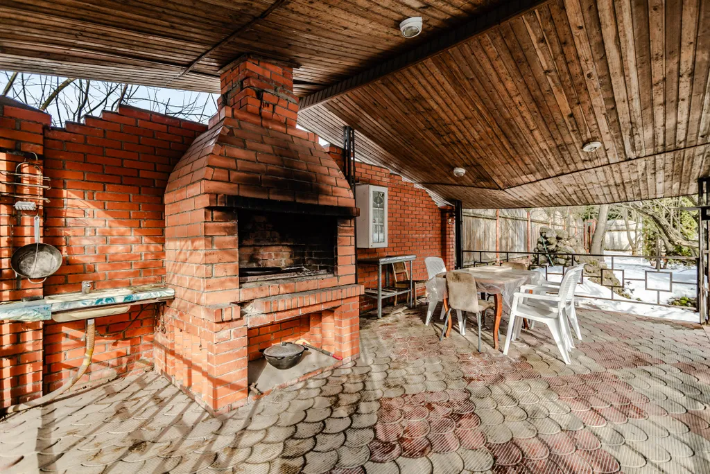 Дом с бассейном и сауной