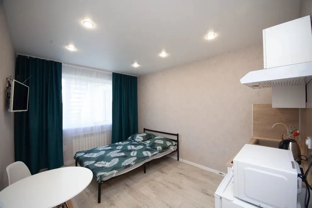 Уютная, светлая, студия в однокомнатной квартире