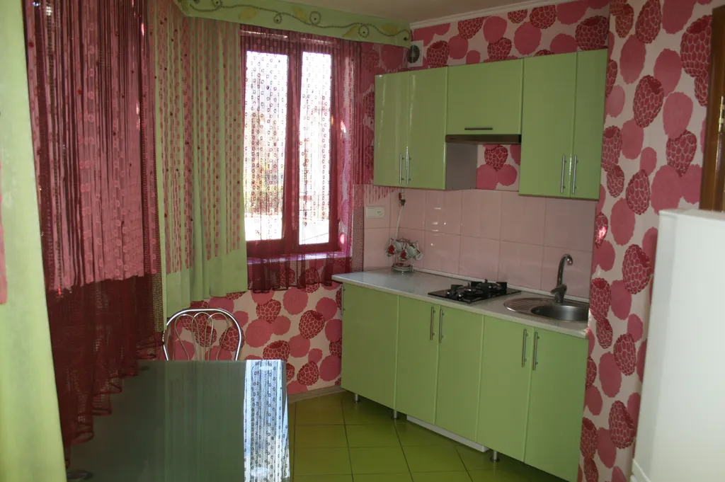 1-комнатная Квартира — аренда посуточно в Алушта