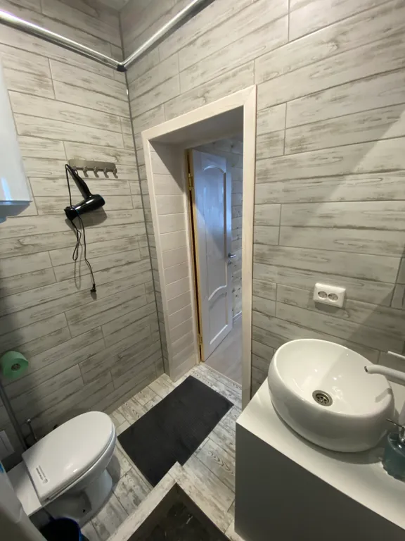 Двухэтажный дом на горе у подъёмника