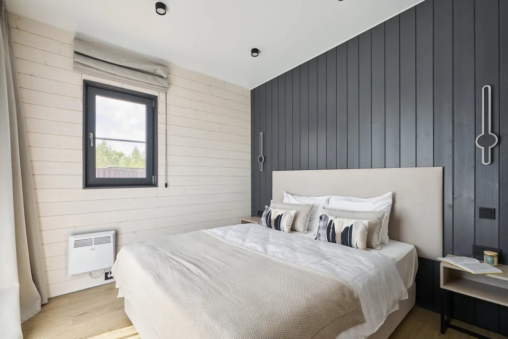 Просторный дом с сауной и камином в окружении леса и реки