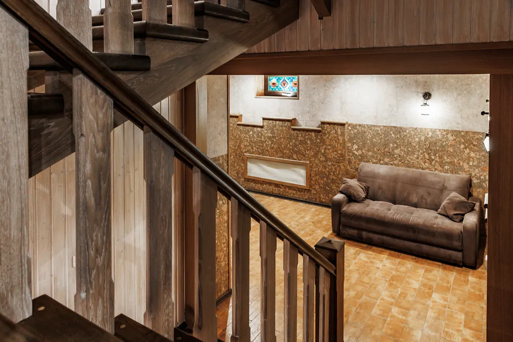 Современный дом с бассейном и сауной для большой компании