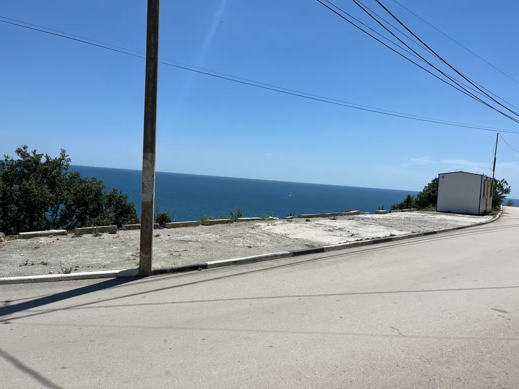 Комната с видом на море синяя