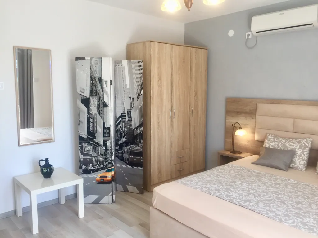 Квартира Апартаменты с отдельной спальней City и видом на горы — аренда посуточно в Бар