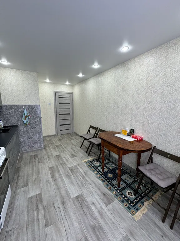 3-х комнатная квартира в центре Айхала