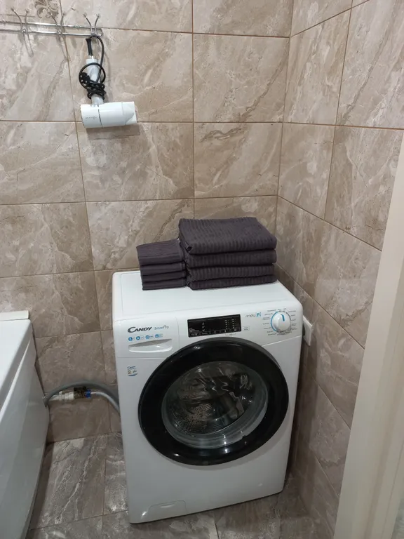 Большая, солнечная студия с перегородкой