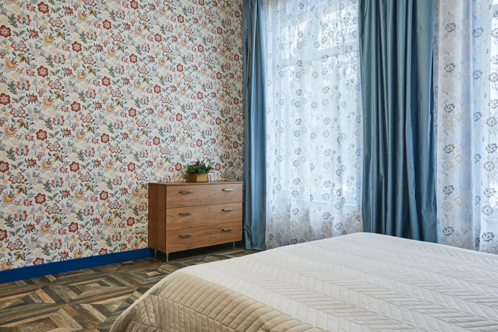 Большой коттедж с 5 спальнями, камином и террасой, Василек