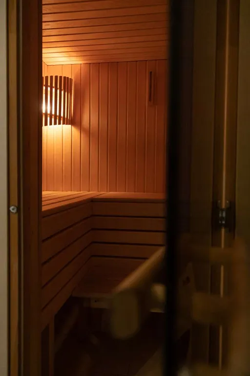 Мини коттедж с сауной и крытой террасой