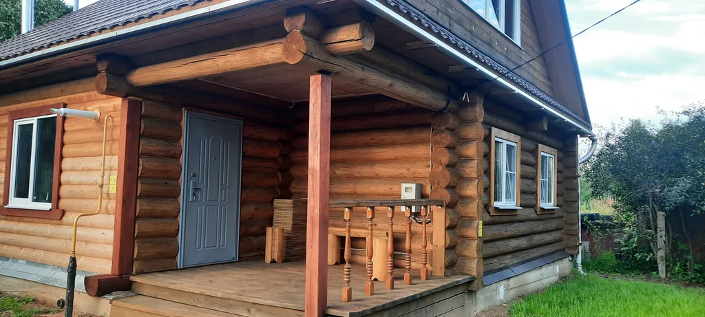 Новый деревянный дом в живописном месте