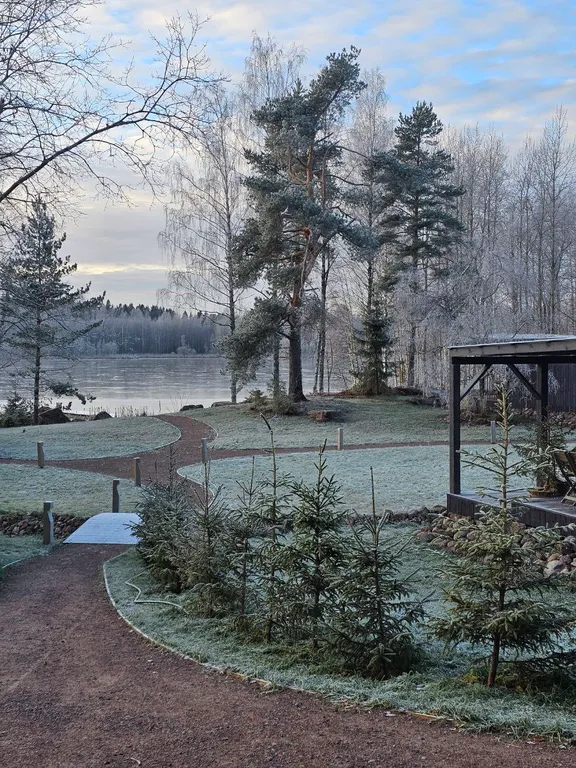 Коттедж Вилла Yksi c видом на озеро и зоной барбекю — Приозерск