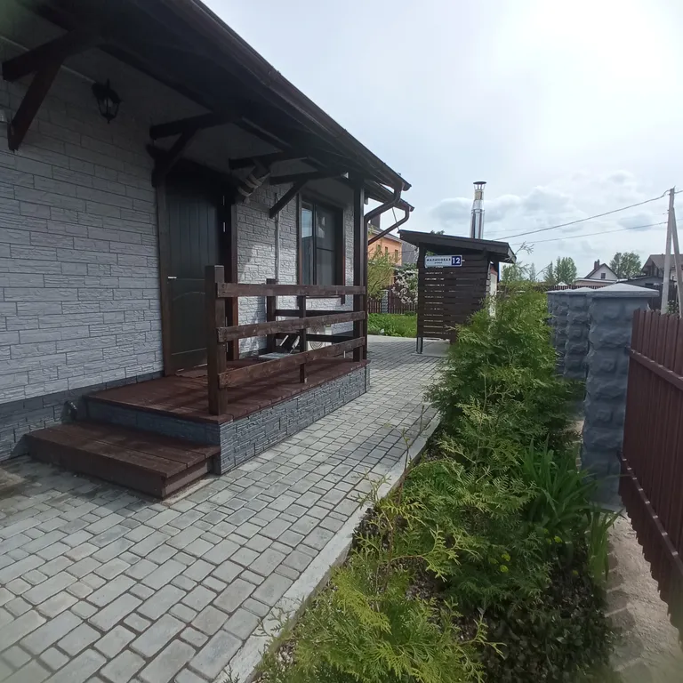 Коттедж с видом на сад