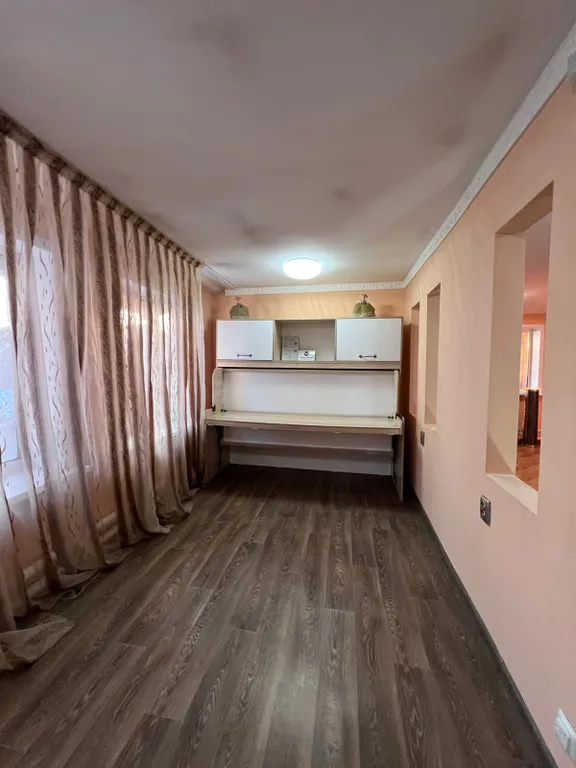 Большой двухэтажный дом