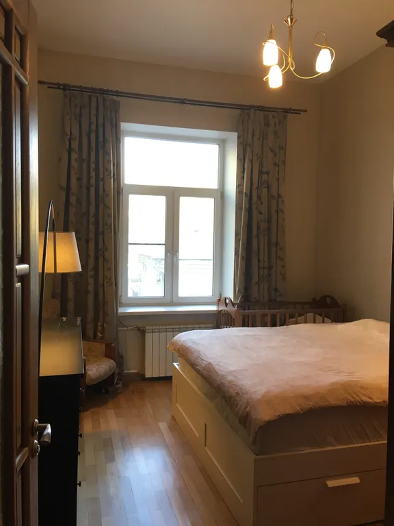 Апартаменты у Казанского Собора и Дома Зингера