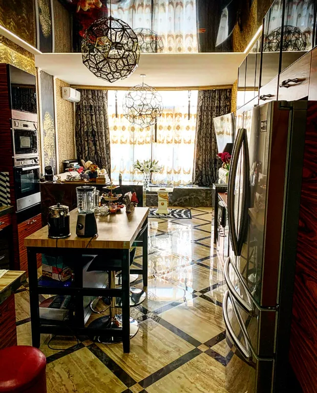 Элитная видовая люкс квартира с террасой дизайна R Cavalli