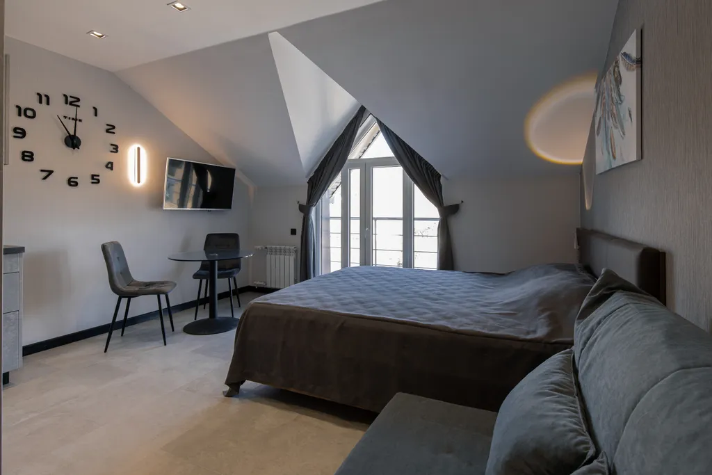 Студия с балконом