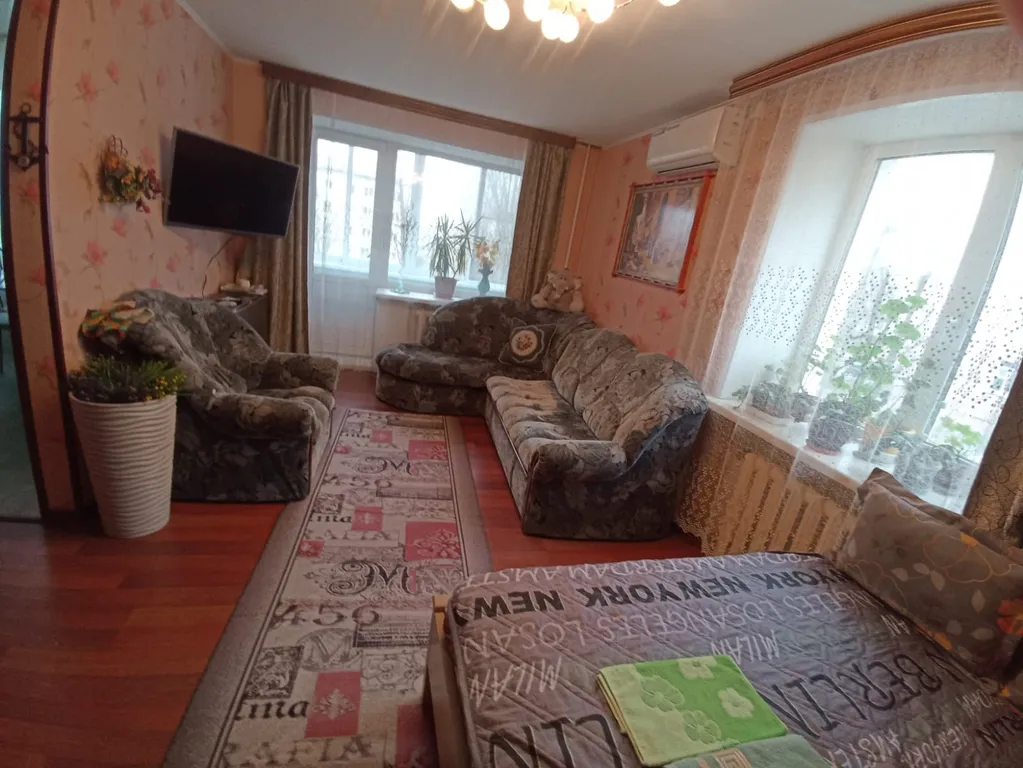 У Лопатинского сада, центр