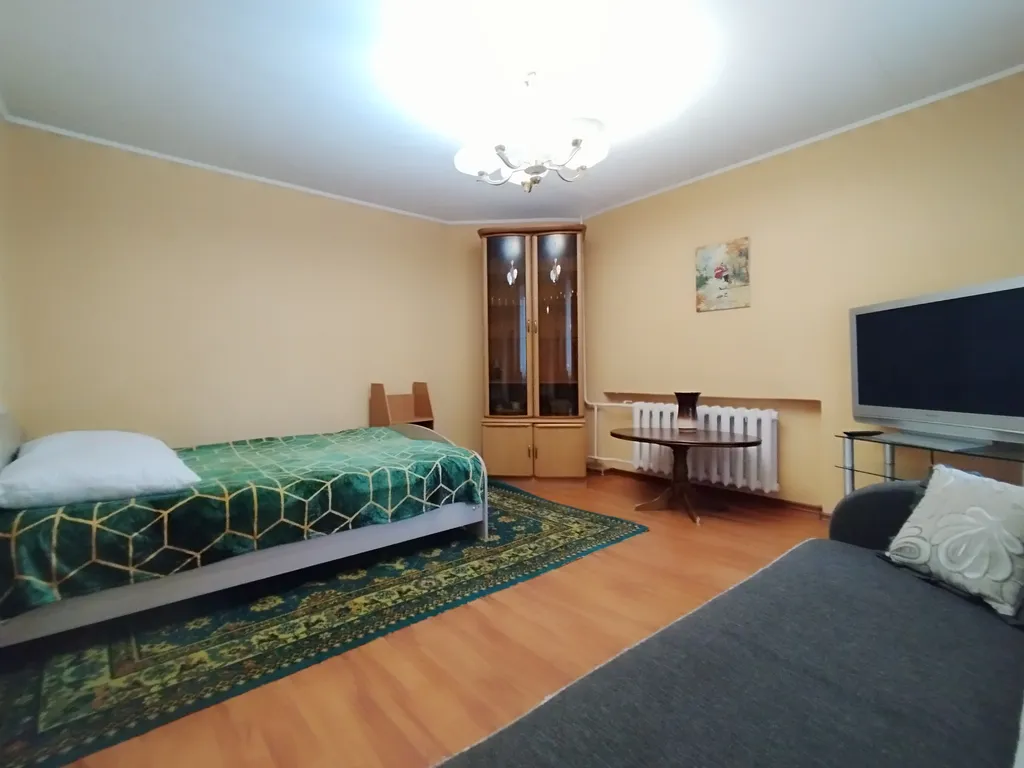 Просторная удобная квартира — аренда посуточно в Череповец