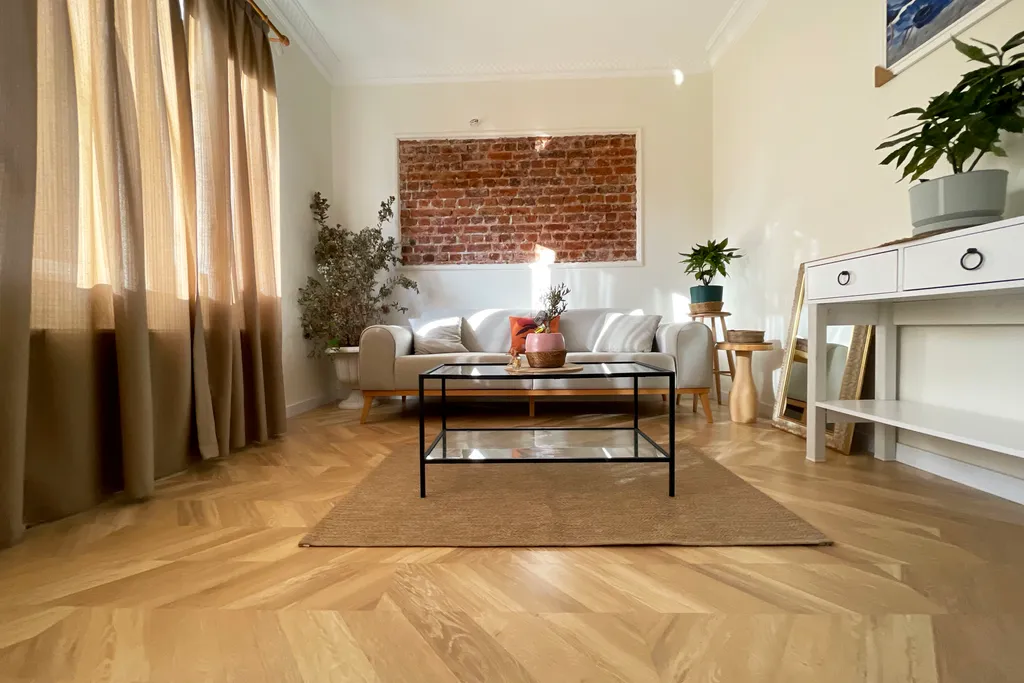 Beautiful 2br and 2toilet balcony apt 8 min by metro