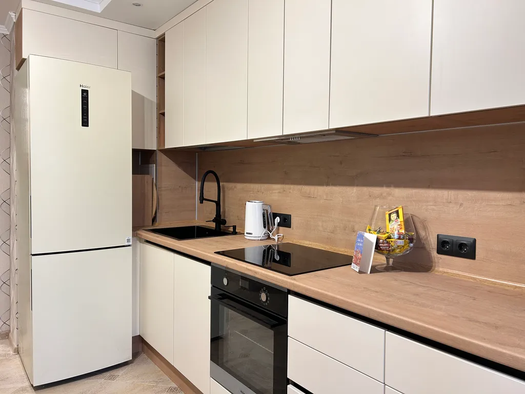 Квартира Новая уютная 4-комнатная квартира — Санкт-Петербург