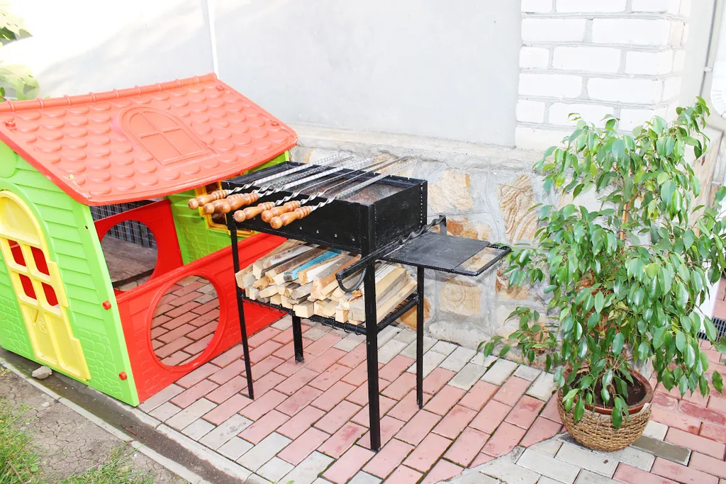 Коттедж у моря со своим двором до 11 человек, беседка, костровая чаша.