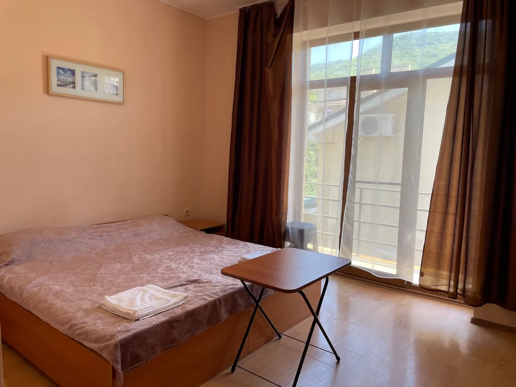 Студия с видом на горы