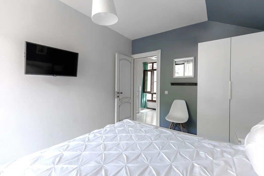 Дом целиком с личной парковкой в центре курорта