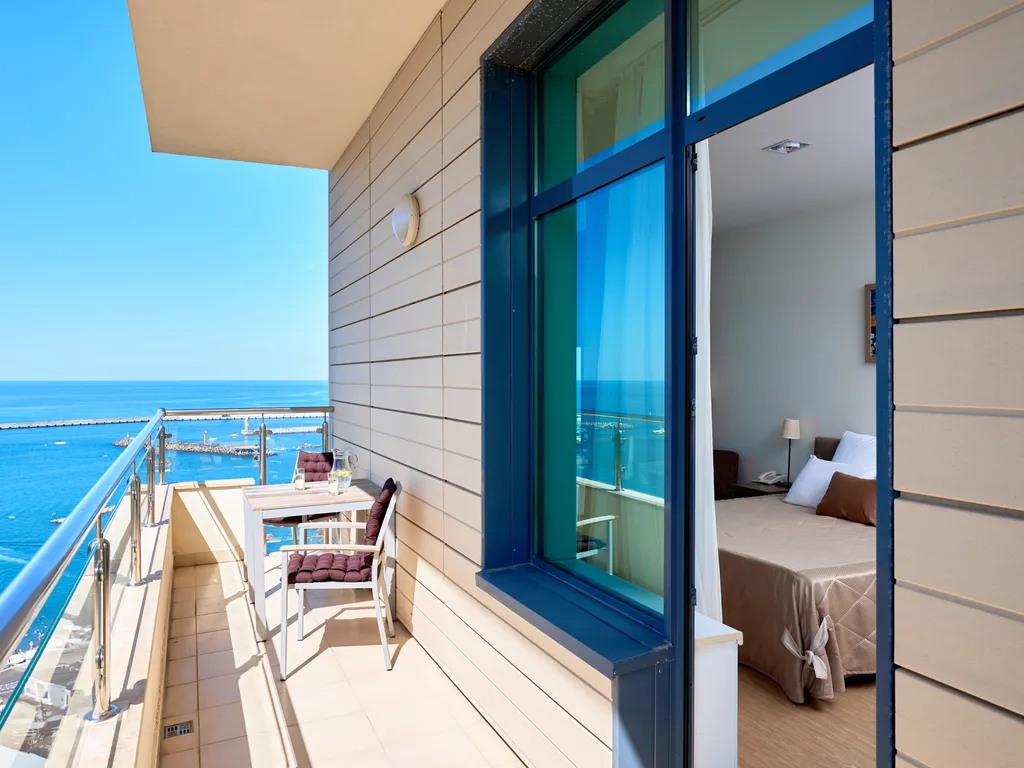 Брэвис Делюкс ЛаМар (3-х комнатные апартаменты) с панорамным видом на