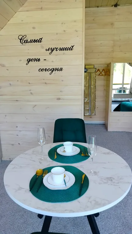 Апартаменты Романтика с панорамным окном в мансарде дома