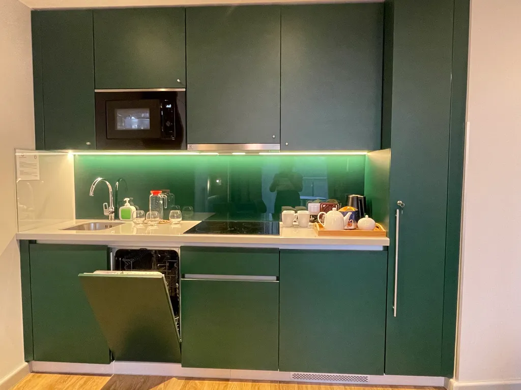 Видовой апартамент с видом на горы в апарт-отеле