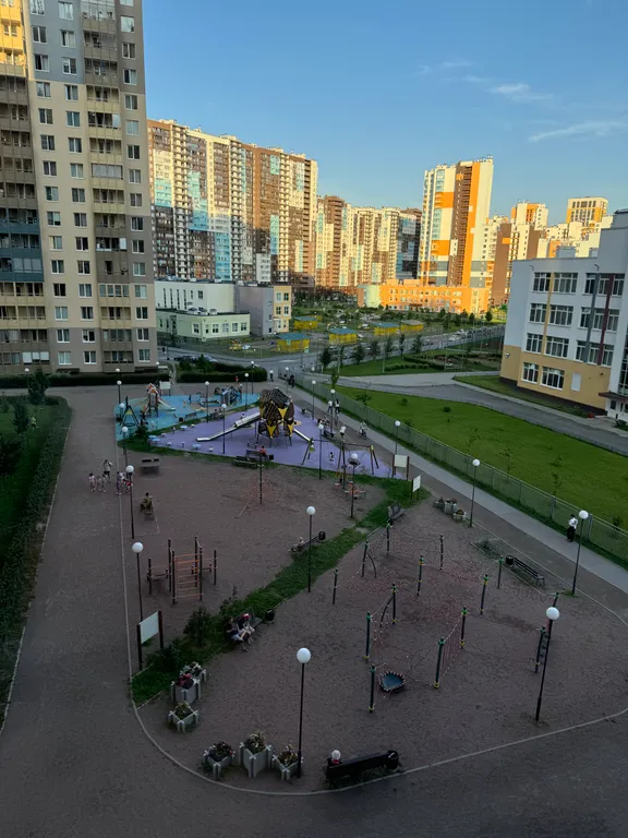 Квартира Квартира Светлая студия на Комендантском — Санкт-Петербург