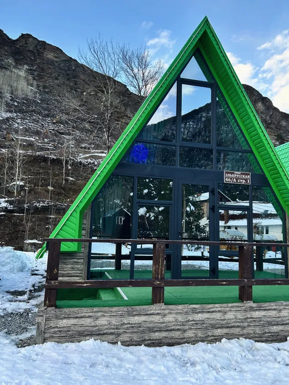 Коттедж Шале в Приэльбрусье с видом на горные склоны — аренда посуточно в Тегенекли